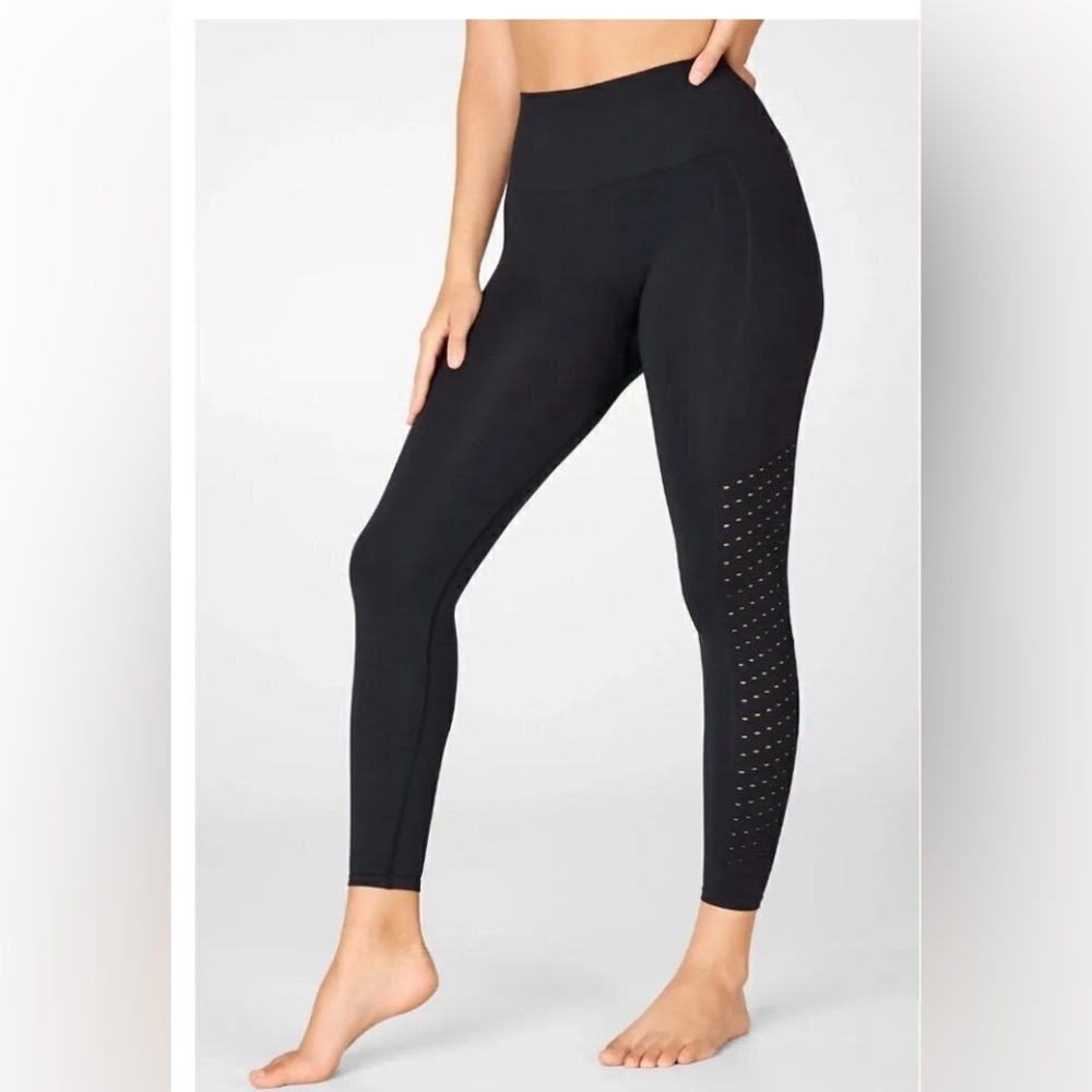 FABLETICS SYNC HIGH WAISTED PERFORATED 7/8 LEGGING WOMEN’S M MEDIUM BLACK *NICE* - Picture 2 of 5